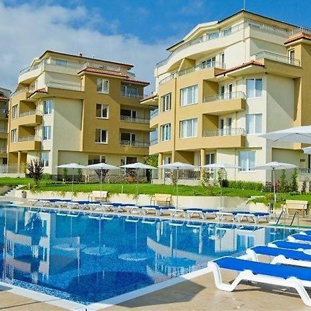 Аппартамент Pines Beach Resort Byala  Esterno foto