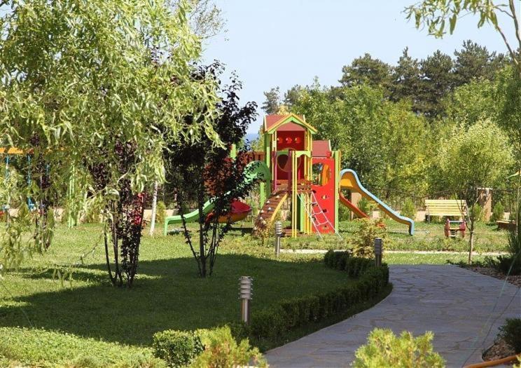 Аппартамент Pines Beach Resort Byala  Esterno foto