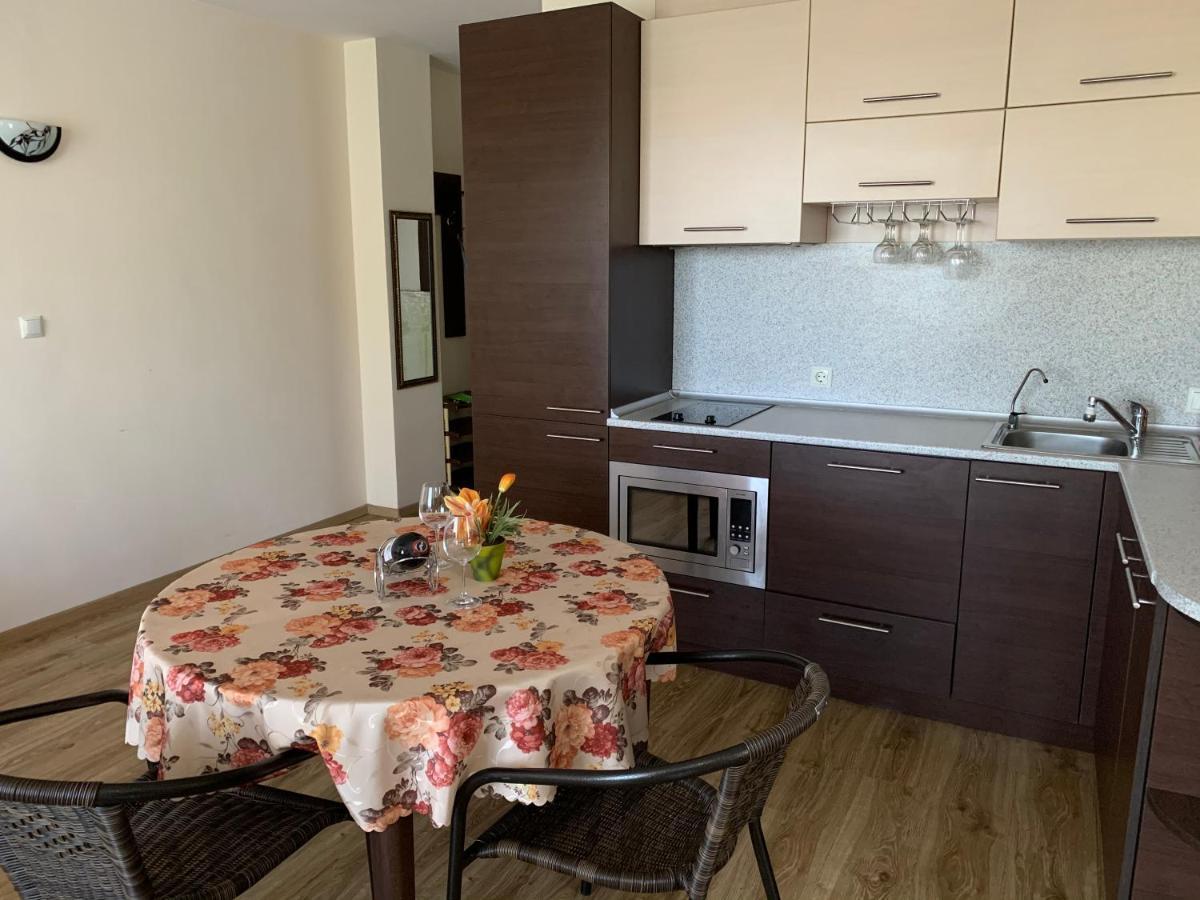Аппартамент Pines Beach Resort Byala  Esterno foto