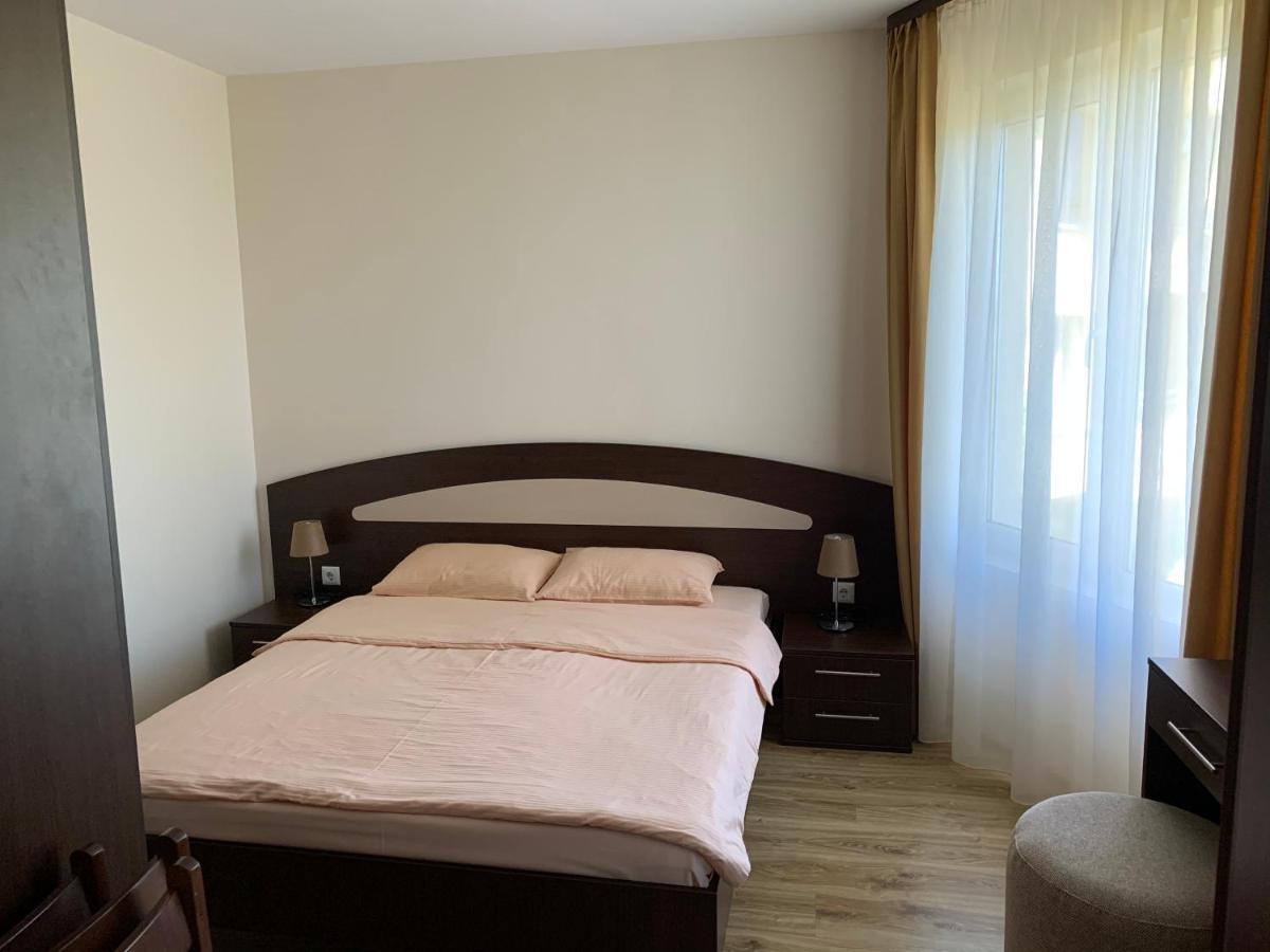Аппартамент Pines Beach Resort Byala  Esterno foto
