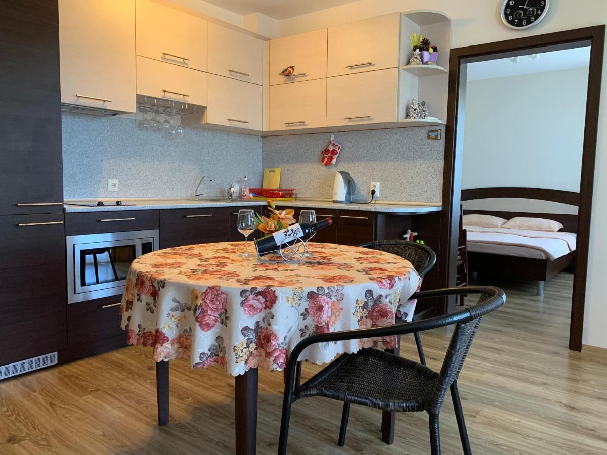 Аппартамент Pines Beach Resort Byala  Esterno foto