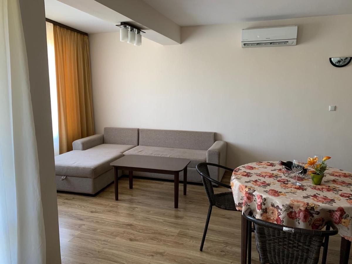 Аппартамент Pines Beach Resort Byala  Esterno foto