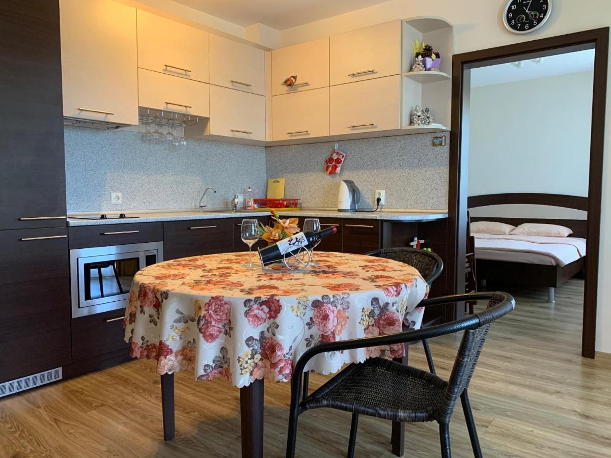 Аппартамент Pines Beach Resort Byala  Esterno foto