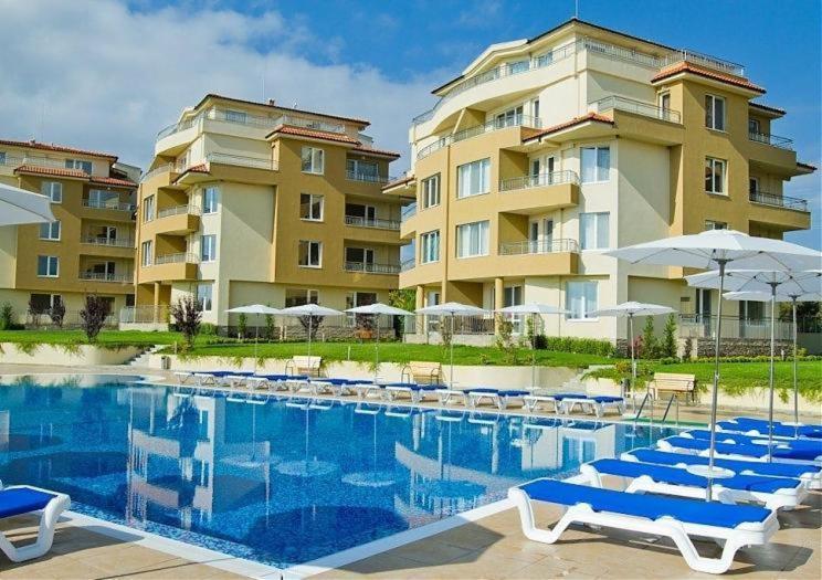 Аппартамент Pines Beach Resort Byala  Esterno foto
